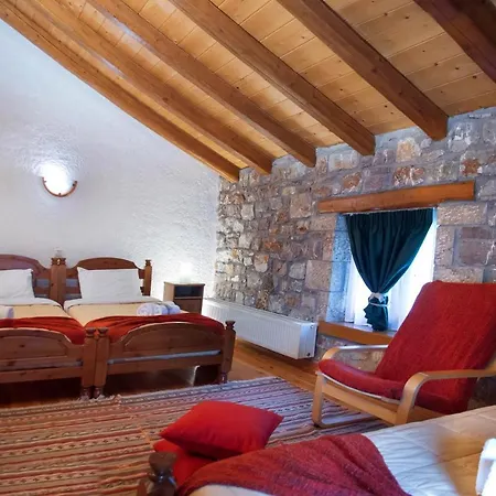 Alojamento de Turismo Selvagem Achaiko Chorio Agios Panteleimon (Achaia)
