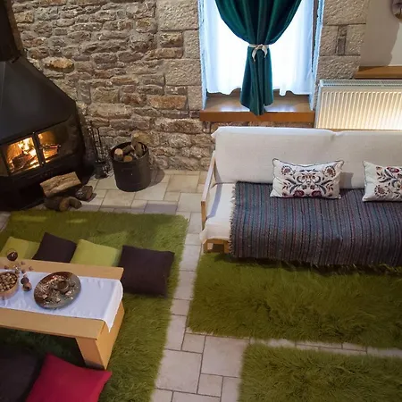 Alojamento de Turismo Selvagem Achaiko Chorio Agios Panteleimon (Achaia)